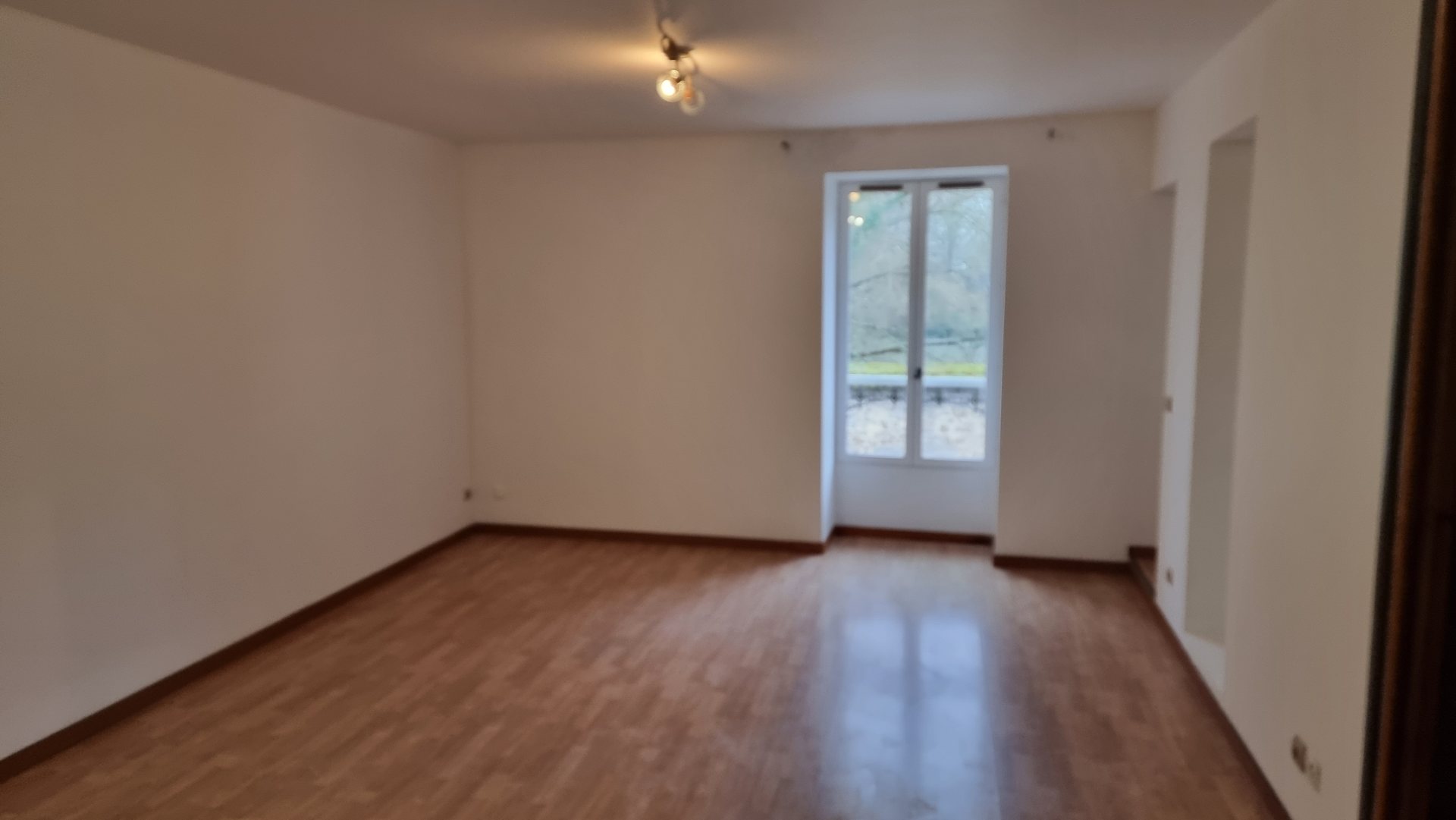 BEL APPARTEMENT EN CENTRE VILLE - CALME ET LUMINEUX