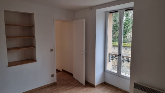 BEL APPARTEMENT EN CENTRE VILLE - CALME ET LUMINEUX — photo 4