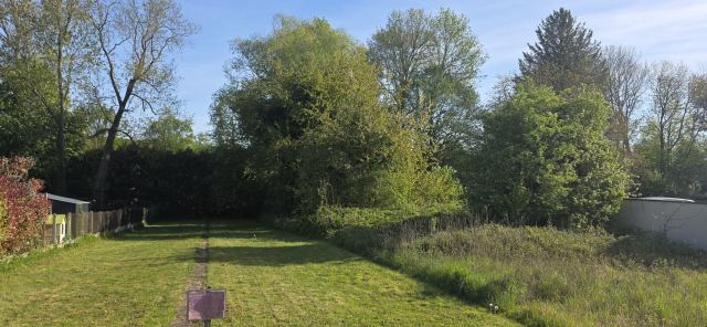 BEAU TERRAIN DANS SECTEUR TRES AGREABLE AVEC PC POUR CONSTRUCTION MAISON ARCHITECTE — BOURAY SUR JUINE